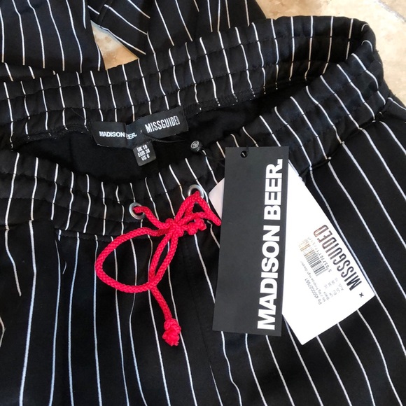 Madison Beer- Misguided Size 6 Pinstripe Trousers - Picture 6 of 6